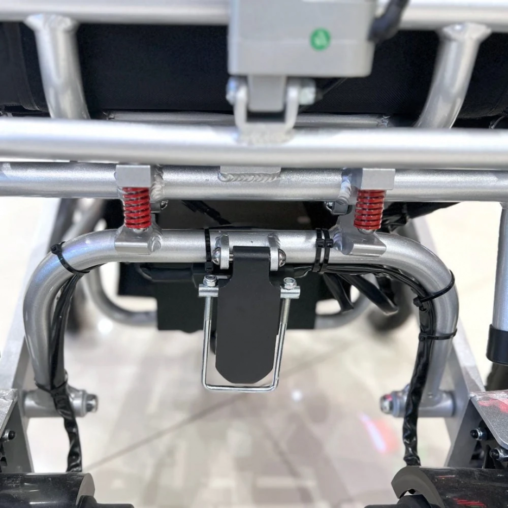 P206 Ultra Hafif Katlanabilir Akülü Sandalye