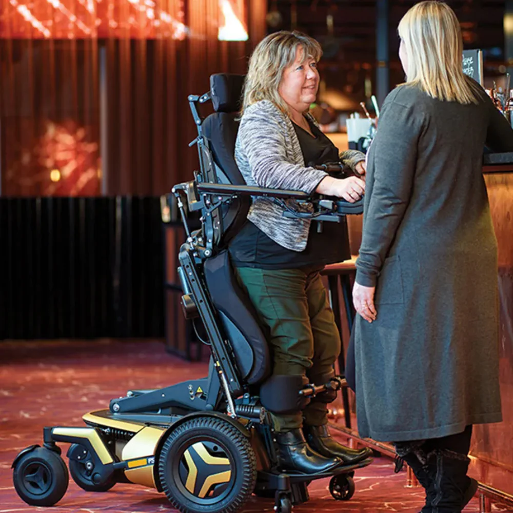 Permobil F5 Corpus VS Ayağa Kaldırma Özellikli Akülü Sandalye