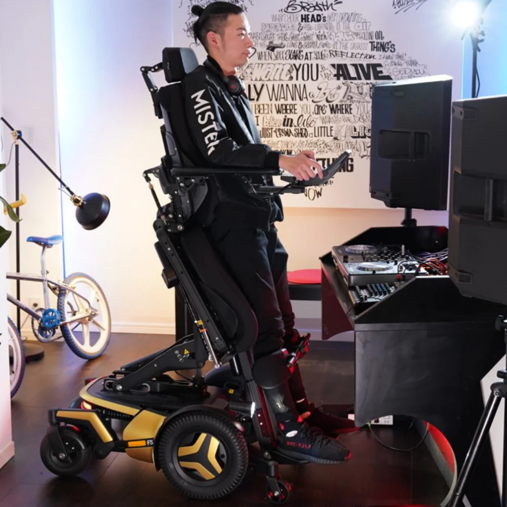 Permobil F5 Corpus VS Ayağa Kaldırma Özellikli Akülü Sandalye