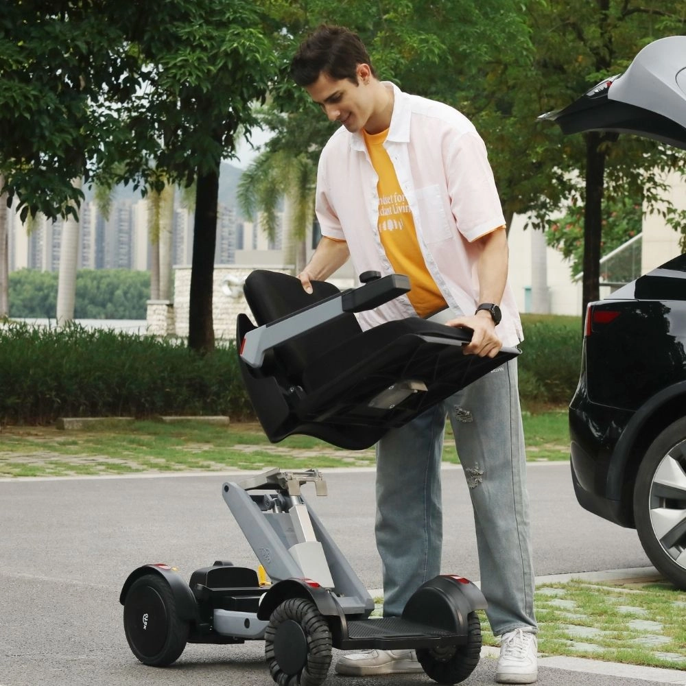 Poylin P213 XSTO M4 Hafif Akülü Tekerlekli Sandalye