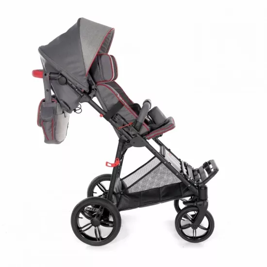 MyWam’ın ZEFIR çocuk puseti ,siyah ve beyaz şase renk seçeneğine sahip,  boyu 80 ile 130 cm arasında ve maksimum vücut ağırlığı 40 kg’a kadar olan özel çocuklar için tasarlandı 