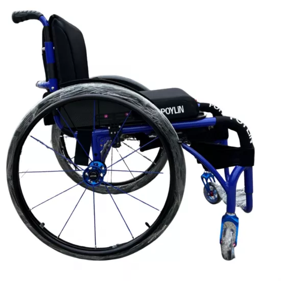 Son derece hafif ve dayanıklı olan Poylin P150 Aktif Tekerlekli Sandalye
